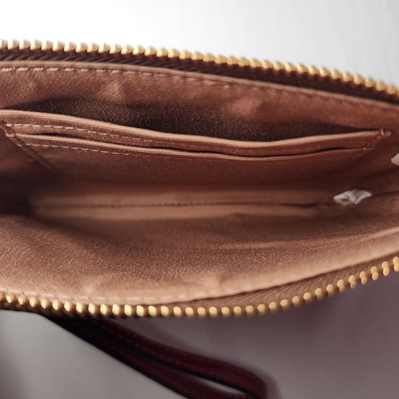 COACH CORNER ZIP WRISTLET IN SIGNATURE CANVAS WITH CHERRY PRINT CZ450 Bags